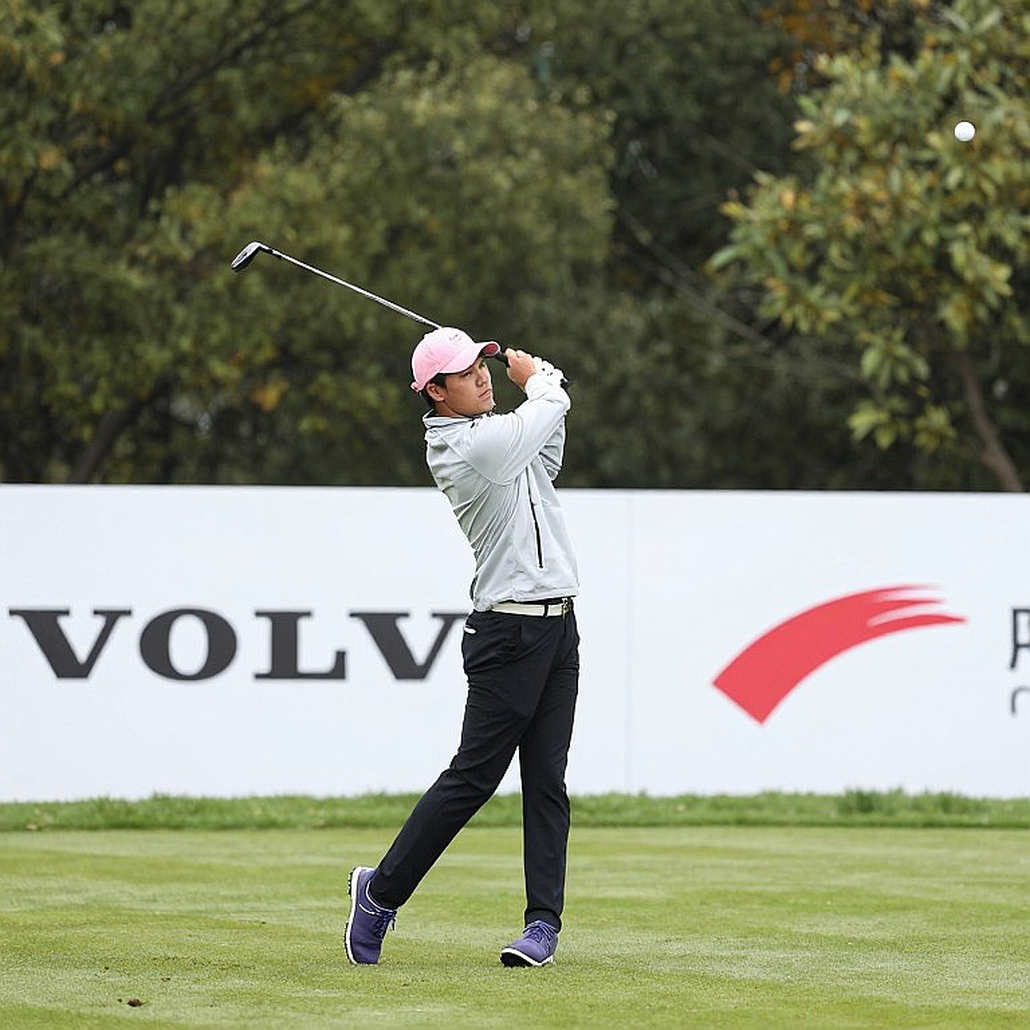 Jon Rahm trở lại Abu Dhabi: khi LIV Golf phá sản, ván cờ chuyển nhượng chỉ còn đếm thời gian
