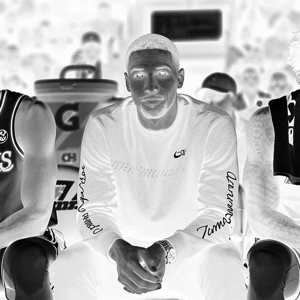 Crvena zvezda ký Christian Koloko: 211 cm vá hàng tiền vệ, còn dữ liệu y tế thì không